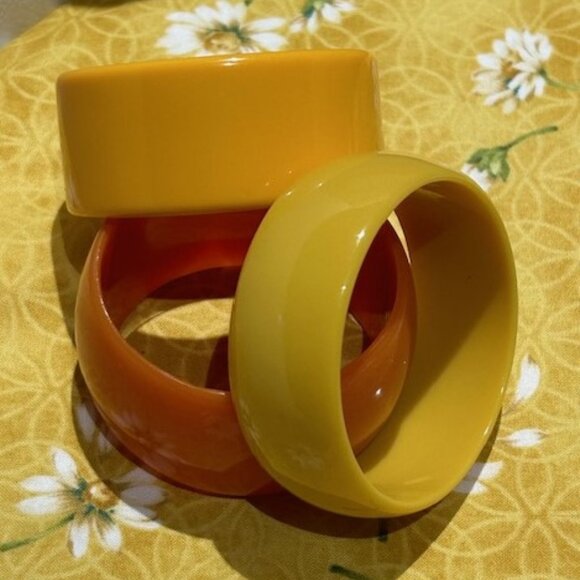 FALL AUTUMN SPECIAL – 3 LUCITE BANGLE BRACELET LOT - Picture 7 of 7